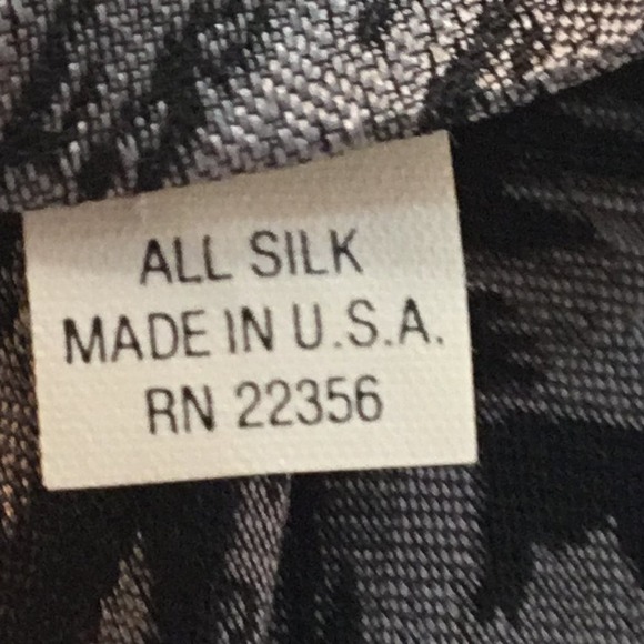 ADOLFO COUTURE SILK TIE - Picture 4 of 6